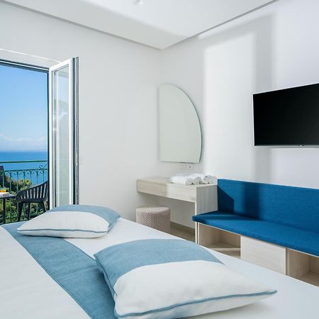 Sea View Deluxe Apartments Vico Equense Luaran gambar
