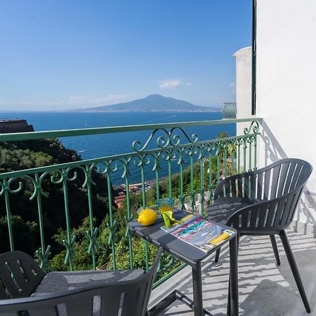Sea View Deluxe Apartments Vico Equense Luaran gambar