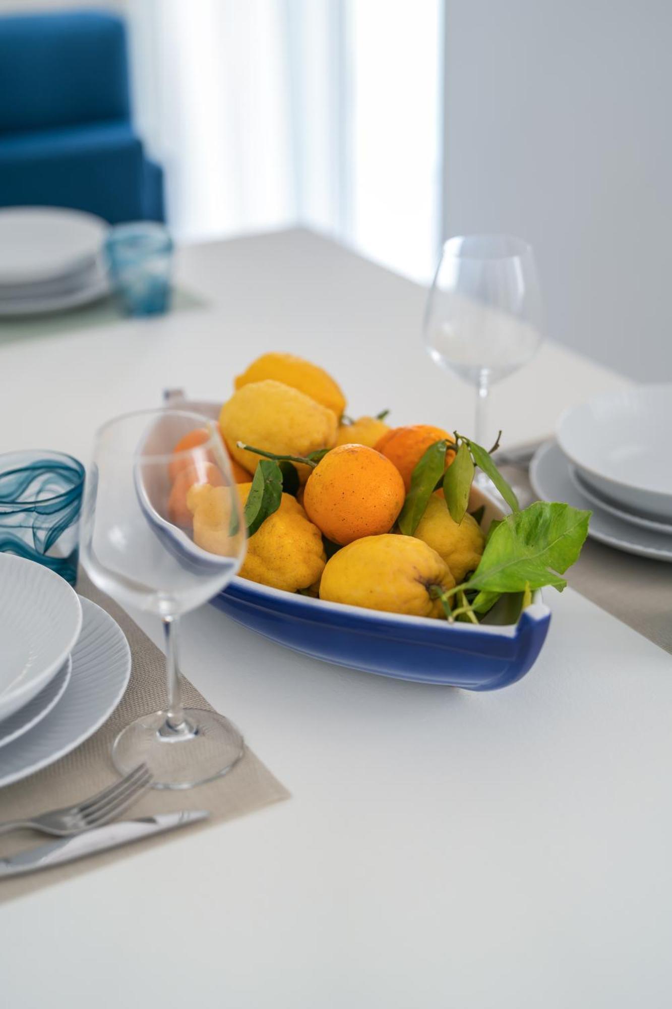 Sea View Deluxe Apartments Vico Equense Luaran gambar