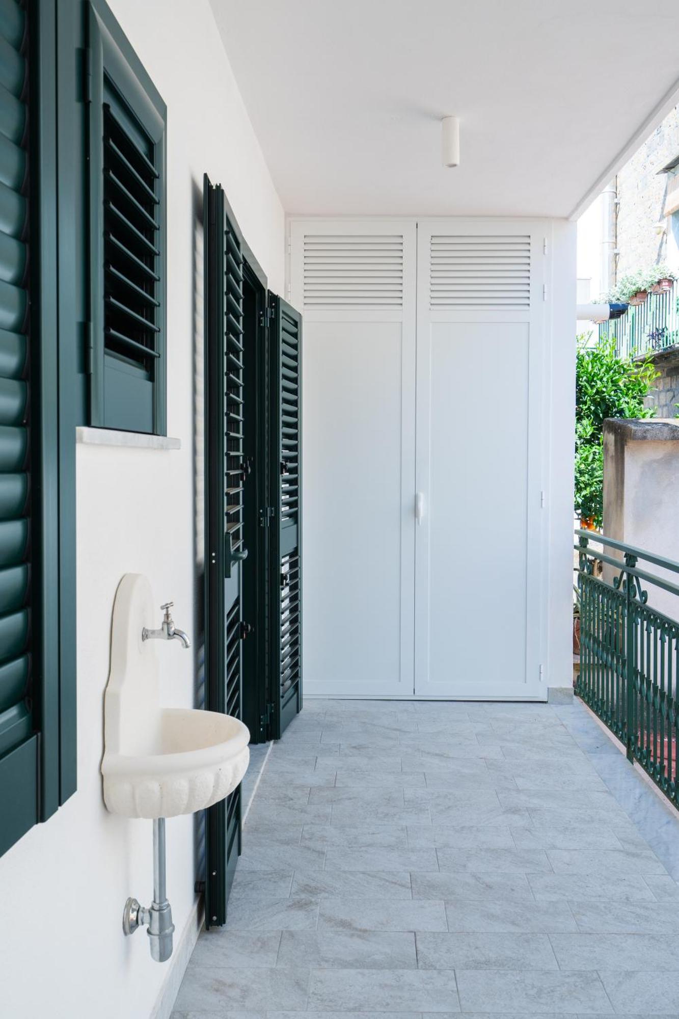 Sea View Deluxe Apartments Vico Equense Luaran gambar