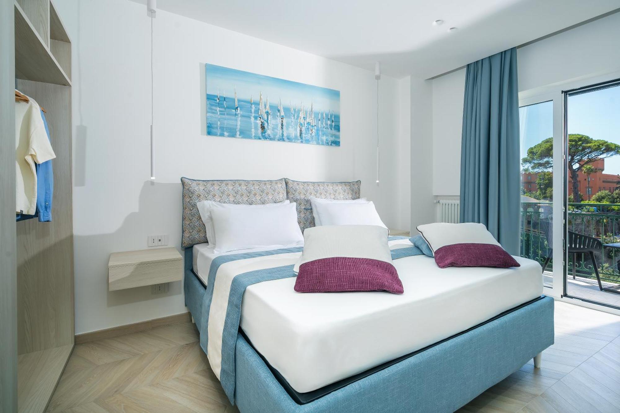 Sea View Deluxe Apartments Vico Equense Luaran gambar