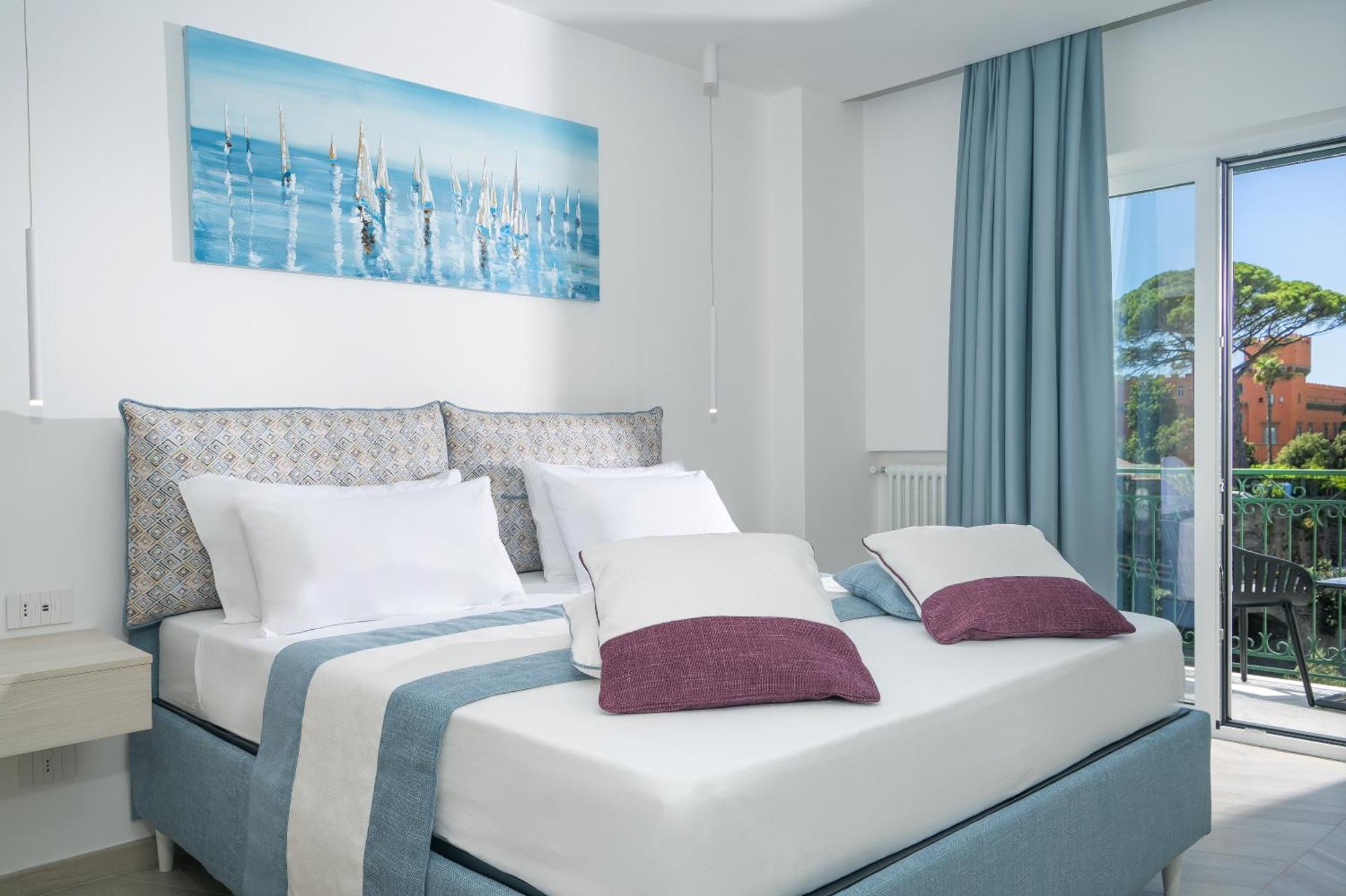 Sea View Deluxe Apartments Vico Equense Luaran gambar