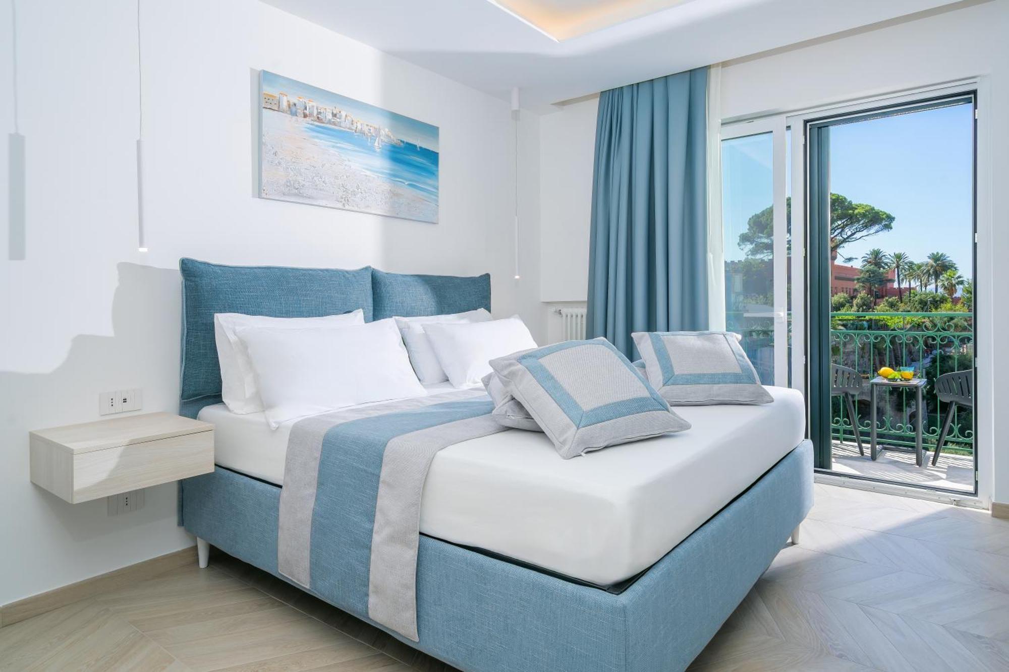 Sea View Deluxe Apartments Vico Equense Luaran gambar